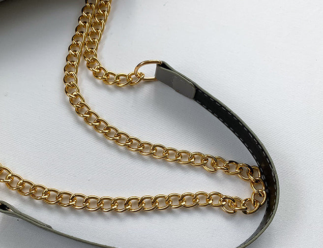 Sac Velours avec Chaîne Dorée & Détails Métalliques