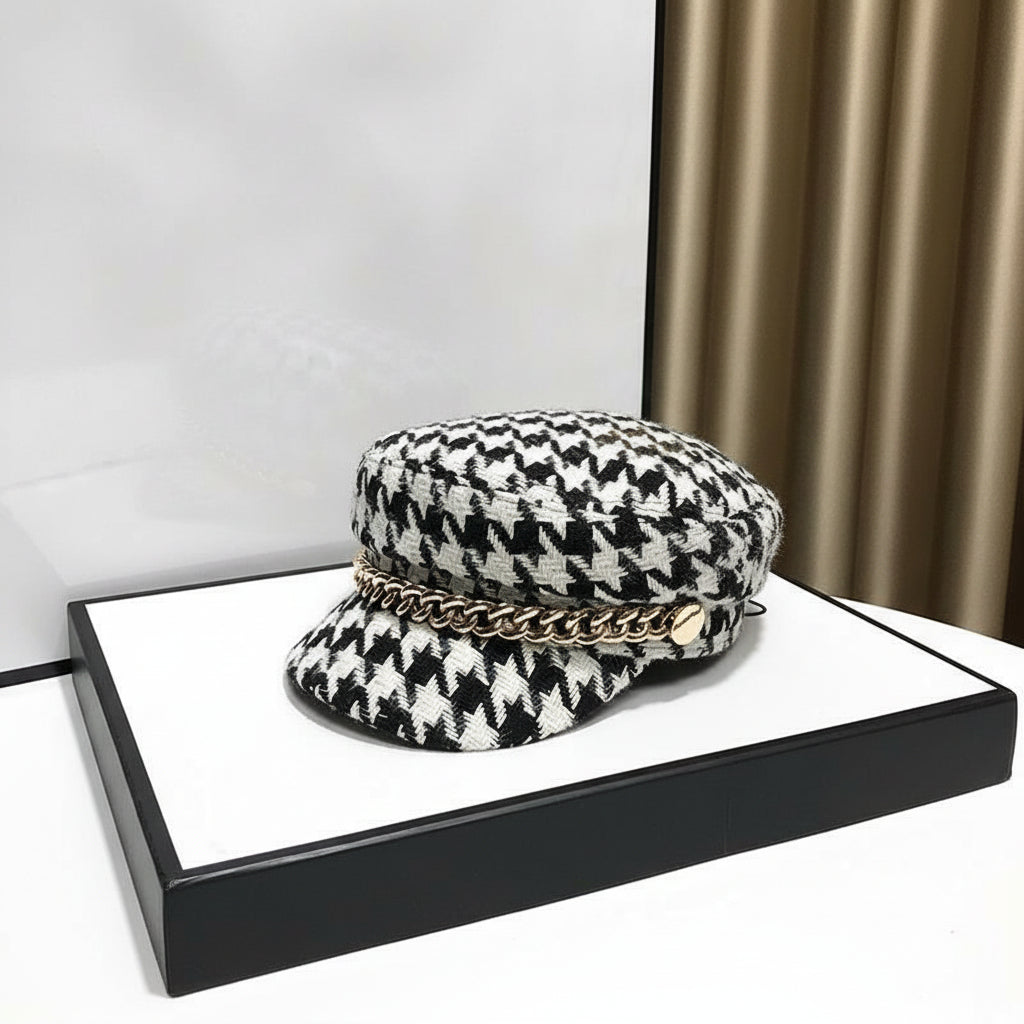 Bonnet Marin en Motif Pied-de-Poule avec Chaîne Dorée