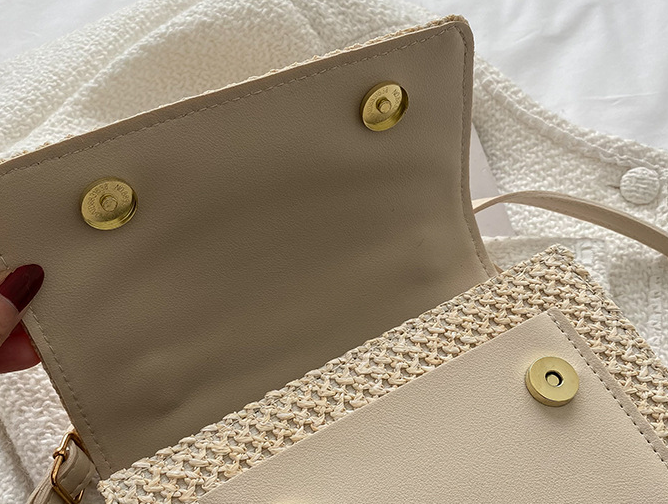 Sac Tressé avec Chaîne & Rabat Contraste