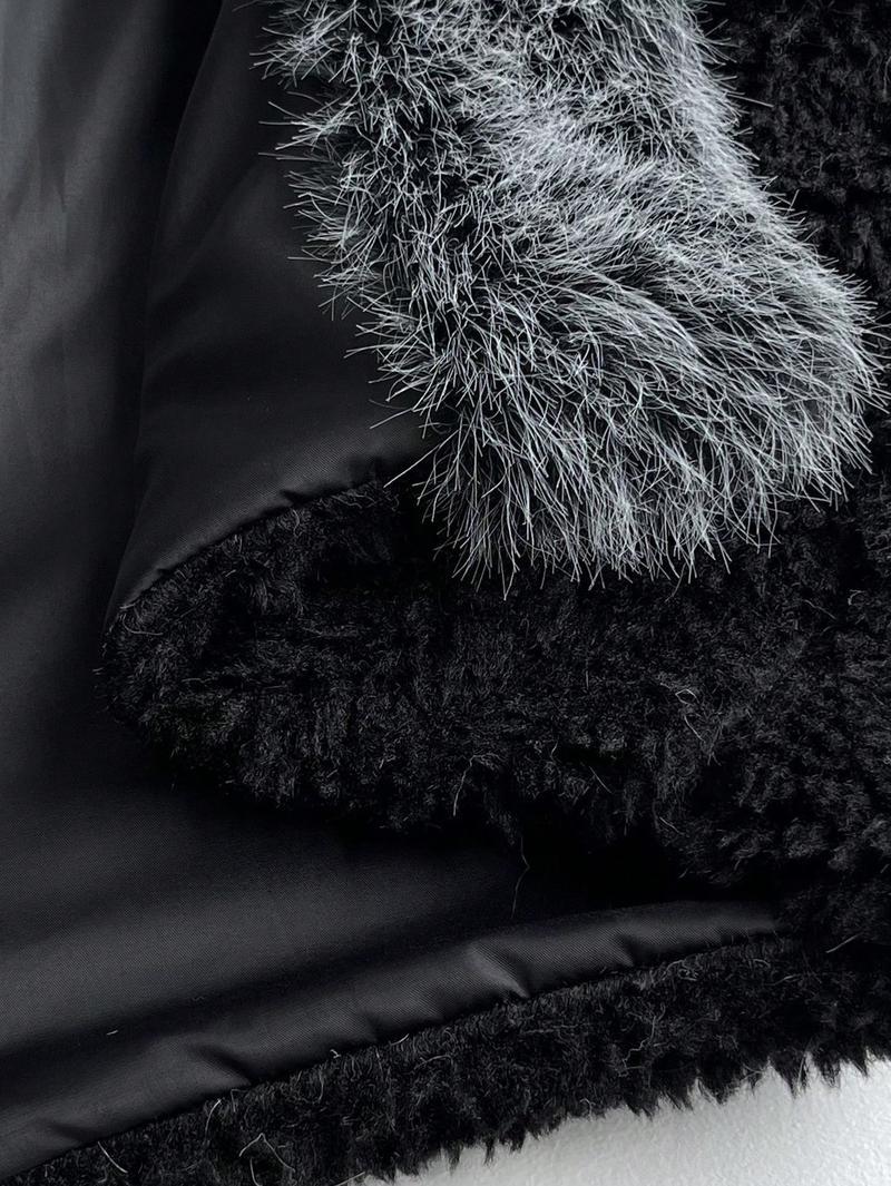 Manteau Court à Capuche en Fausse Fourrure