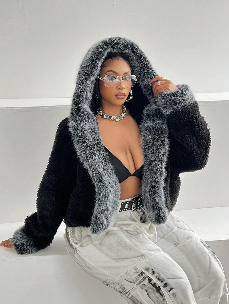 Manteau Court à Capuche en Fausse Fourrure