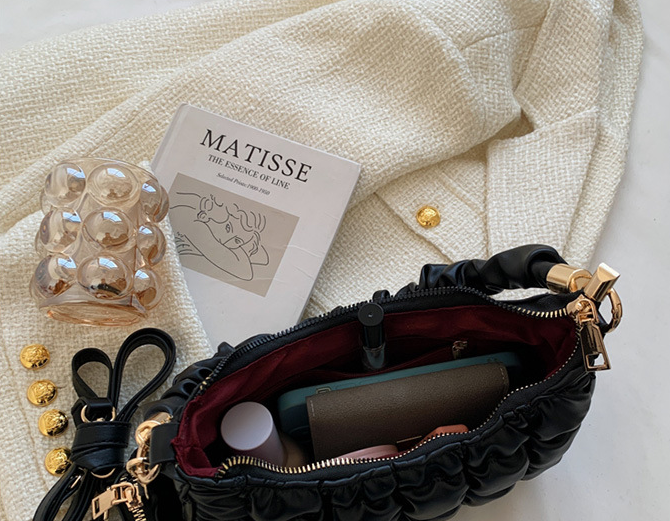 Sac Matelassé en Forme de Lune avec Bandoulière