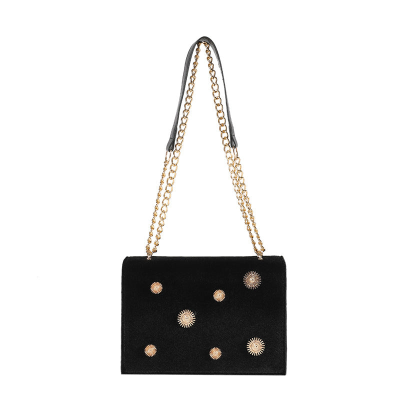 Sac Velours avec Chaîne Dorée & Détails Métalliques