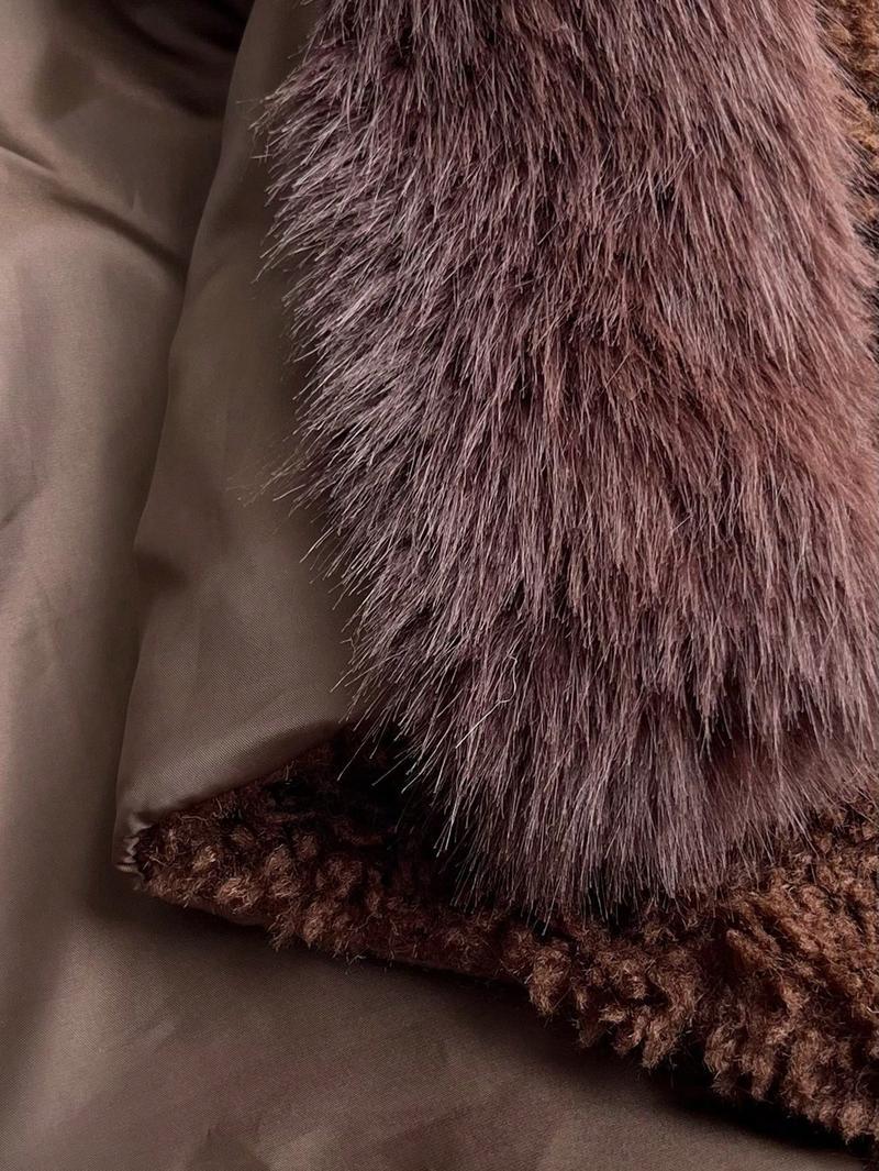 Manteau Court à Capuche en Fausse Fourrure