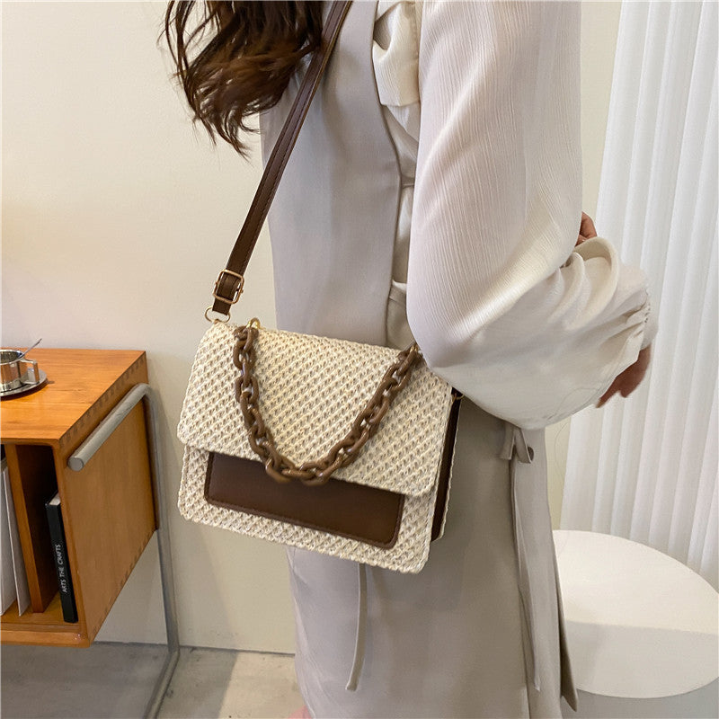 Sac Tressé avec Chaîne & Rabat Contraste