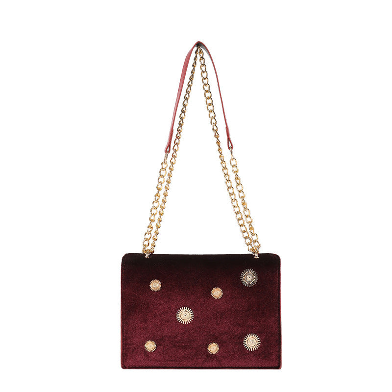 Sac Velours avec Chaîne Dorée & Détails Métalliques