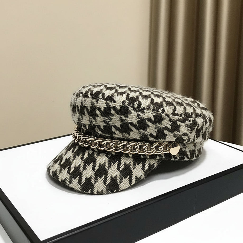 Bonnet Marin en Motif Pied-de-Poule avec Chaîne Dorée