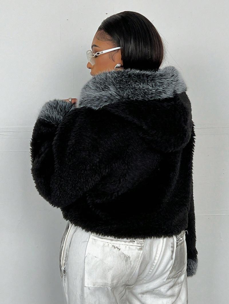 Manteau Court à Capuche en Fausse Fourrure